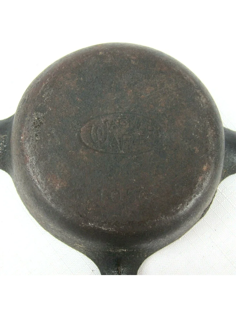 Vintage Wagner Ware Cast Iron Frying Pan 1050 A Miniature Ashtray Skillet USA